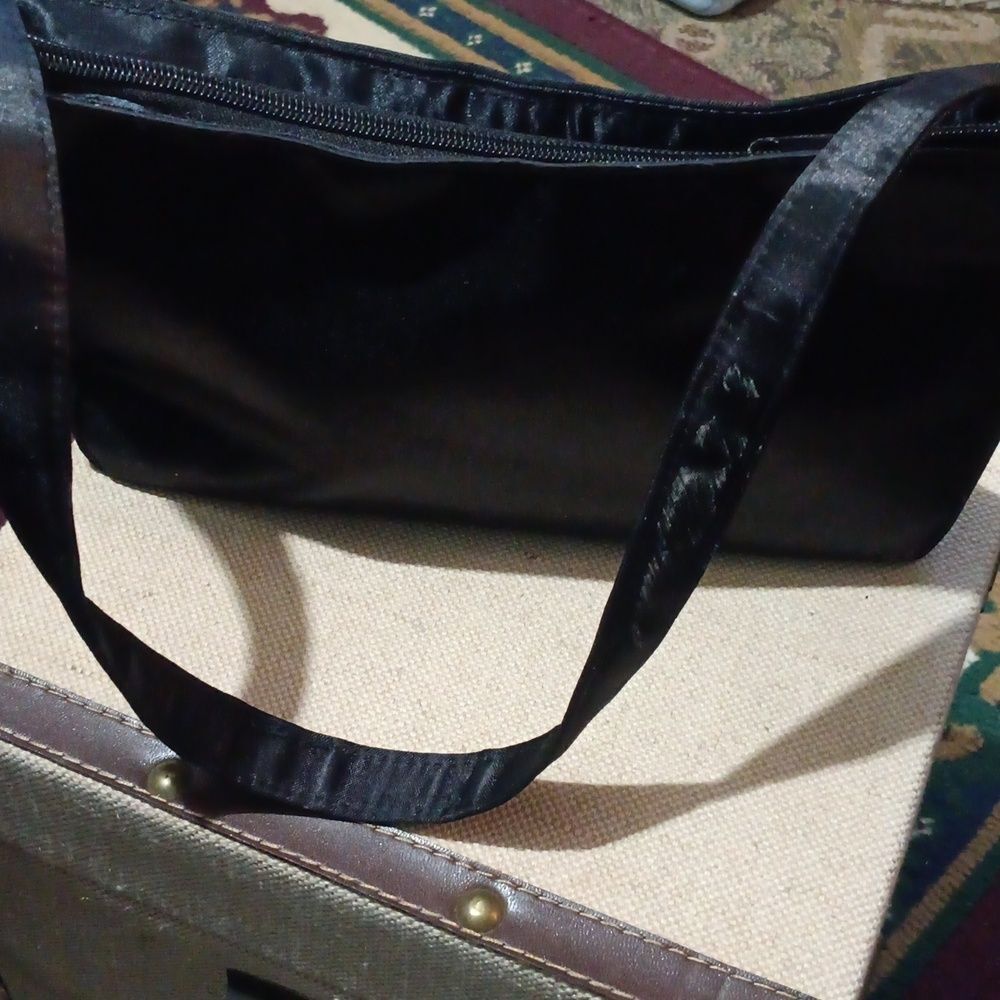 🤠Vintage Embroidered Beaded Black Satin Handbag - Picture 3 of 5
